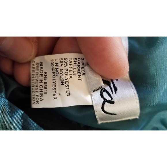 Gorgeous Green Size 10 Patra Long Dupioni Silk Formal Dress With Optional Shawl - Picture 6 of 6